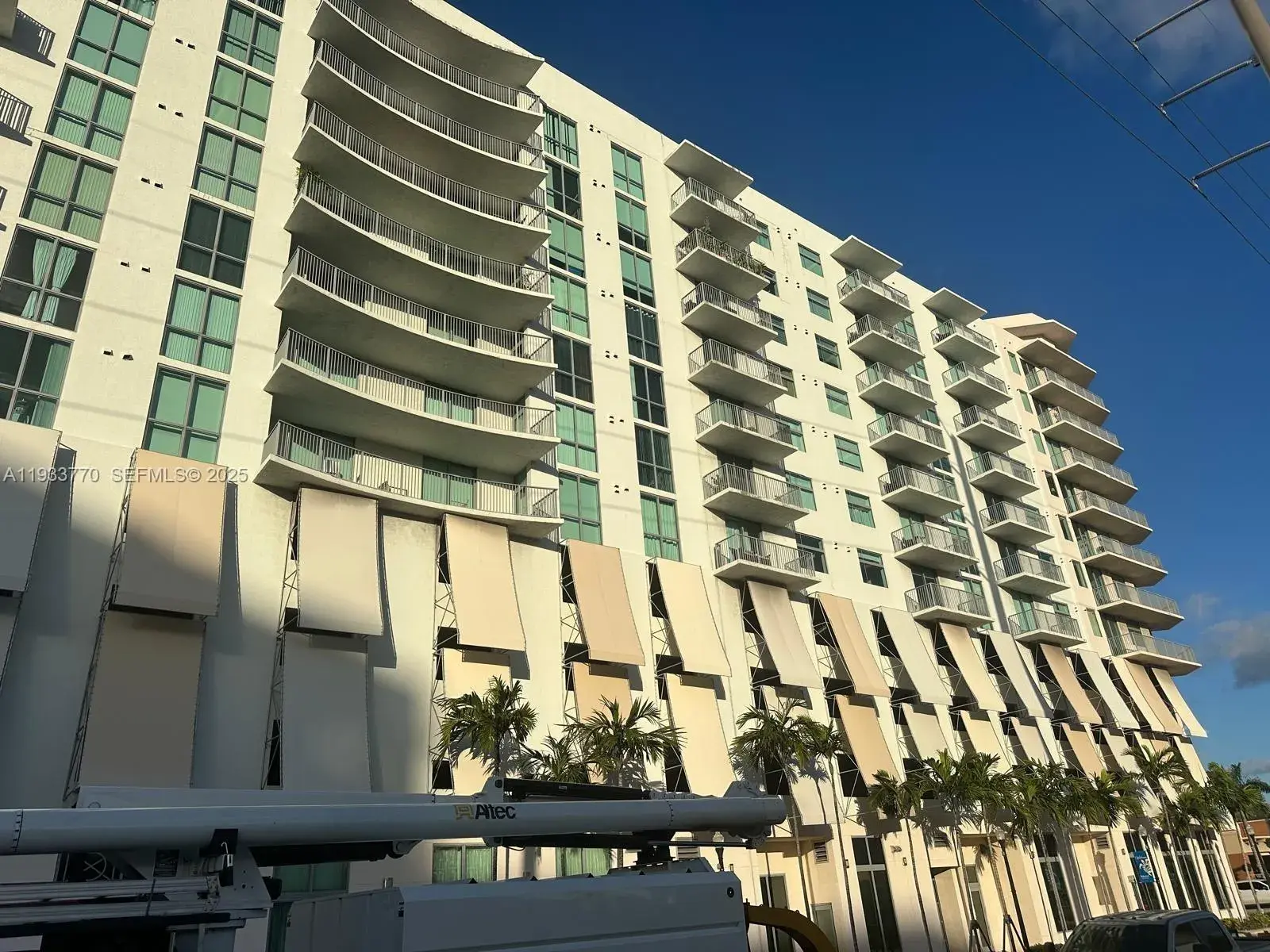 2 bedroom 2 bath Residential for sale at 140 S Dixie Hwy # 631, Hollywood FL 33020