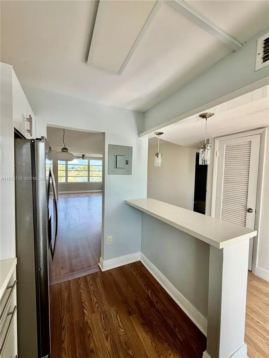 8350 Sunrise Lakes Blvd # 202, Sunrise FL 33322
