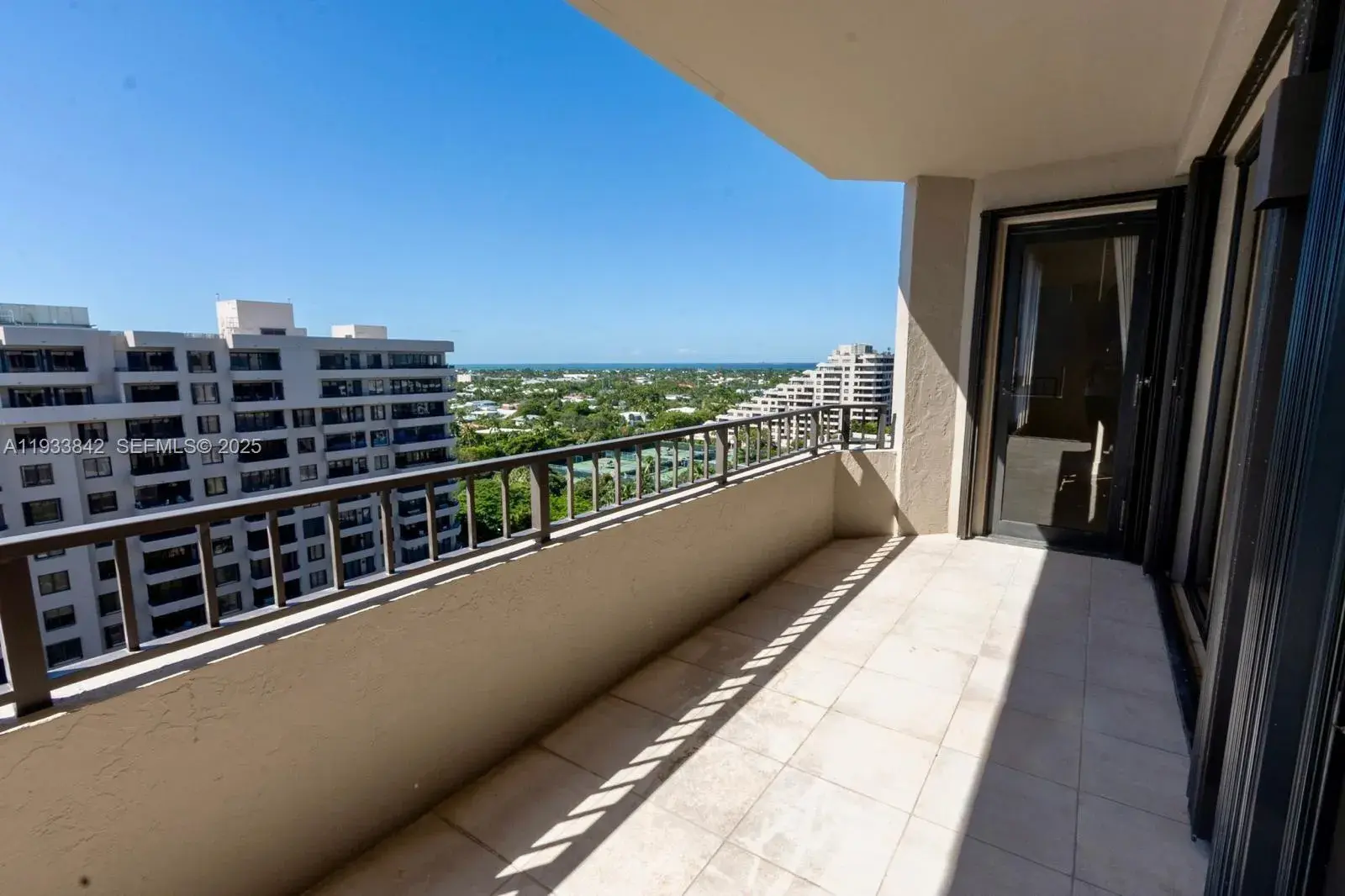 2 bedroom 2 bath for rent at 251 Crandon Blvd # 1228, Key Biscayne FL 33149