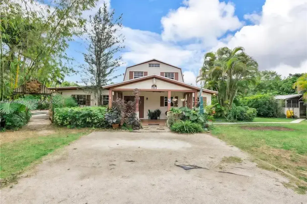 19810 SW 200th St, Miami FL 33187