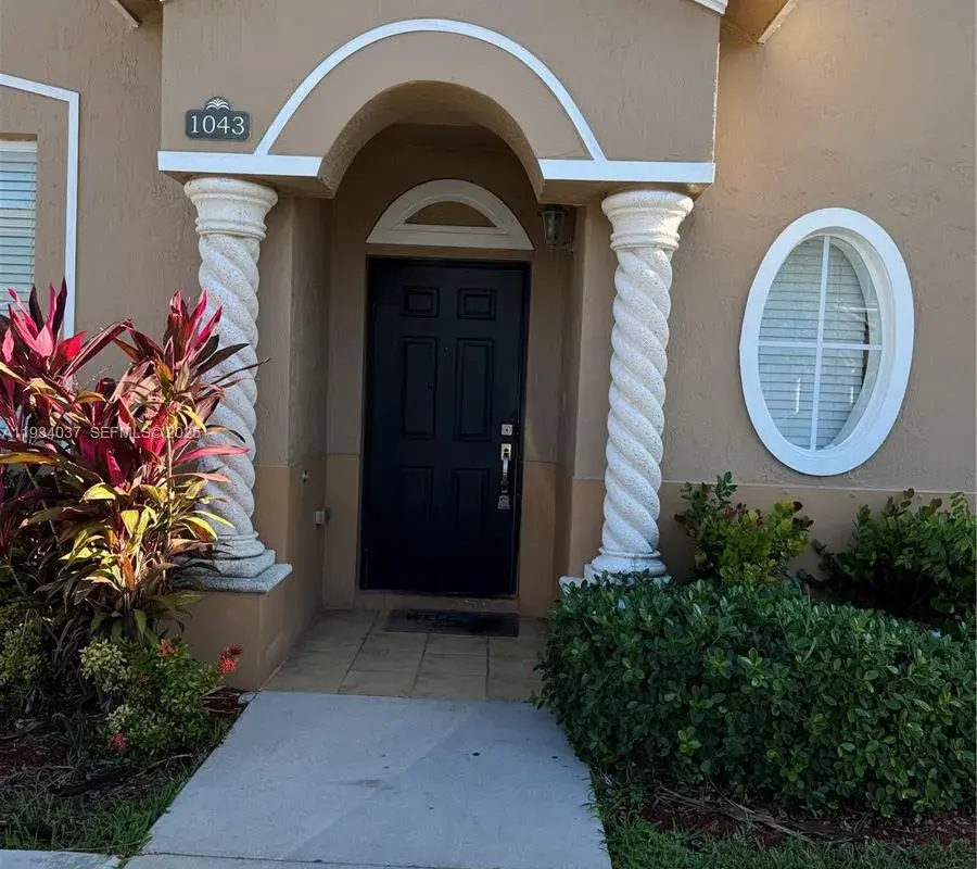 1043 SE 23rd Ave, Homestead FL 33035