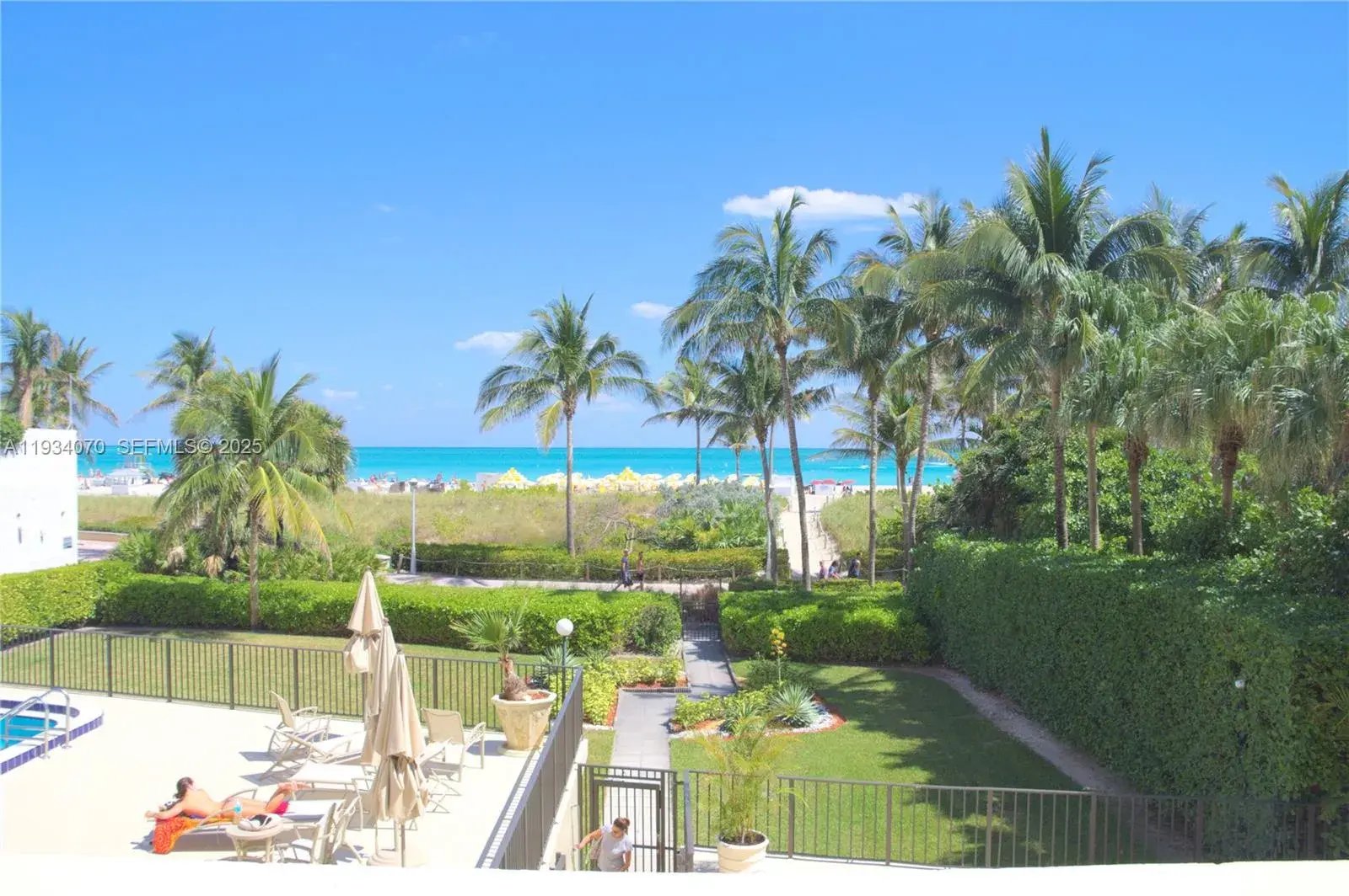 2 bedroom 2 bath Residential for sale at 1623 Collins Ave # 218, Miami Beach FL 33139