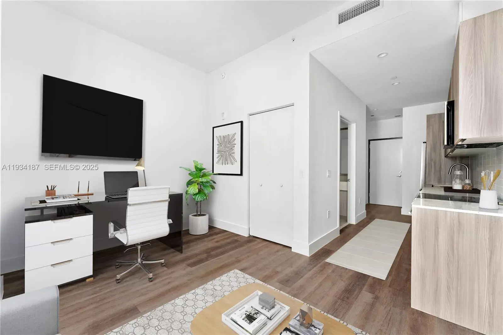 2800 SW 27th Terrace # 0401, Miami FL 33133