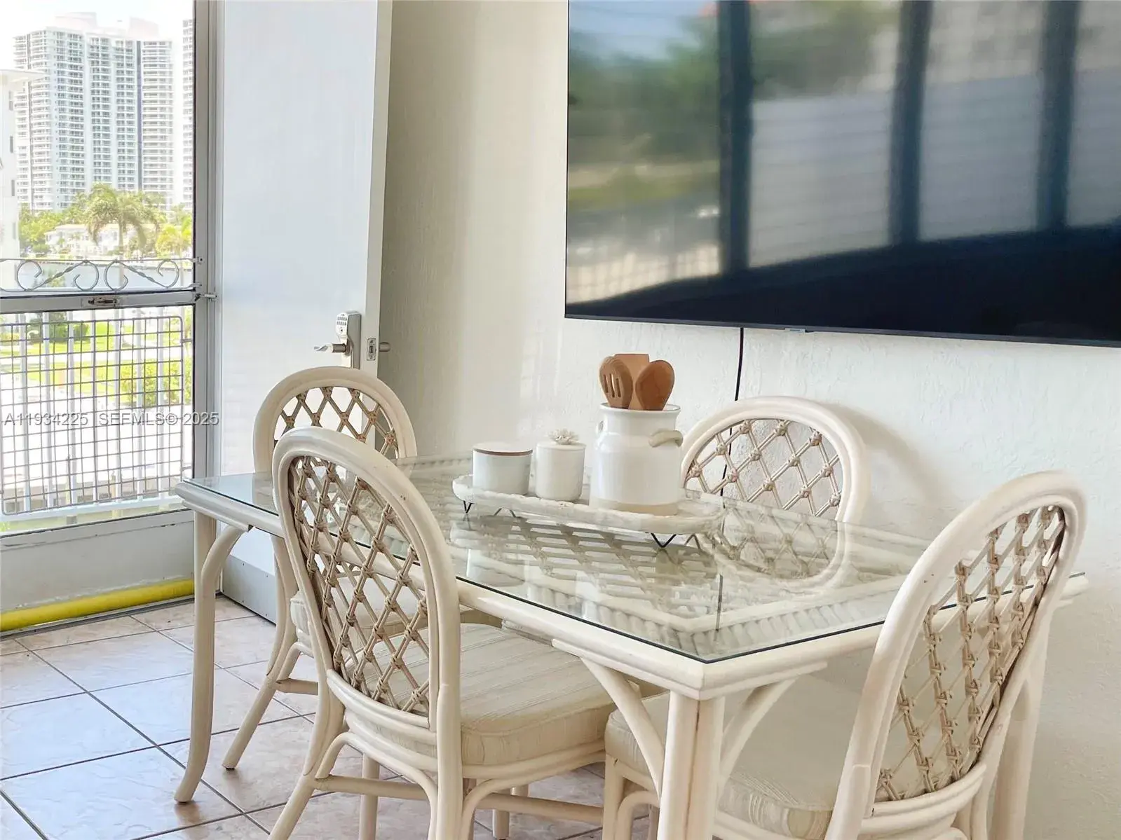 3177 S Ocean Dr # 321, Hallandale Beach FL 33009