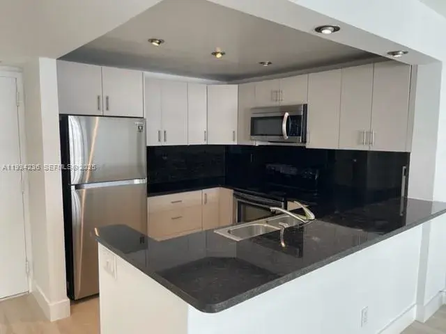 600 NE 36 ST # 1205, Miami FL 33137