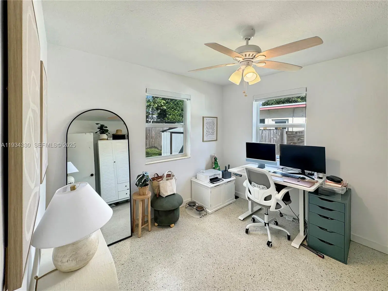 640 SW 6th St, Hallandale Beach FL 33009