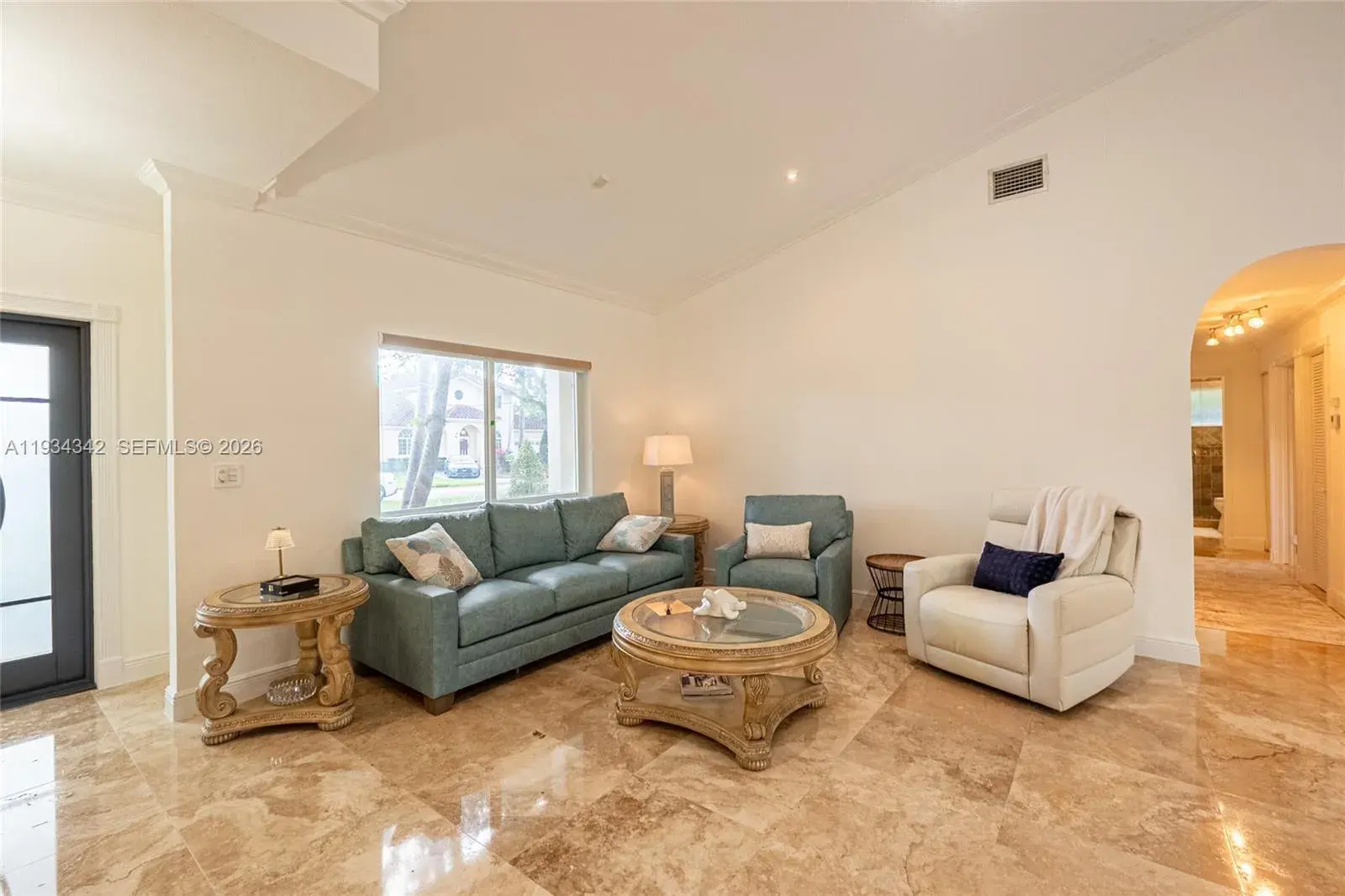 8235 NW 157th Ter, Miami Lakes FL 33016