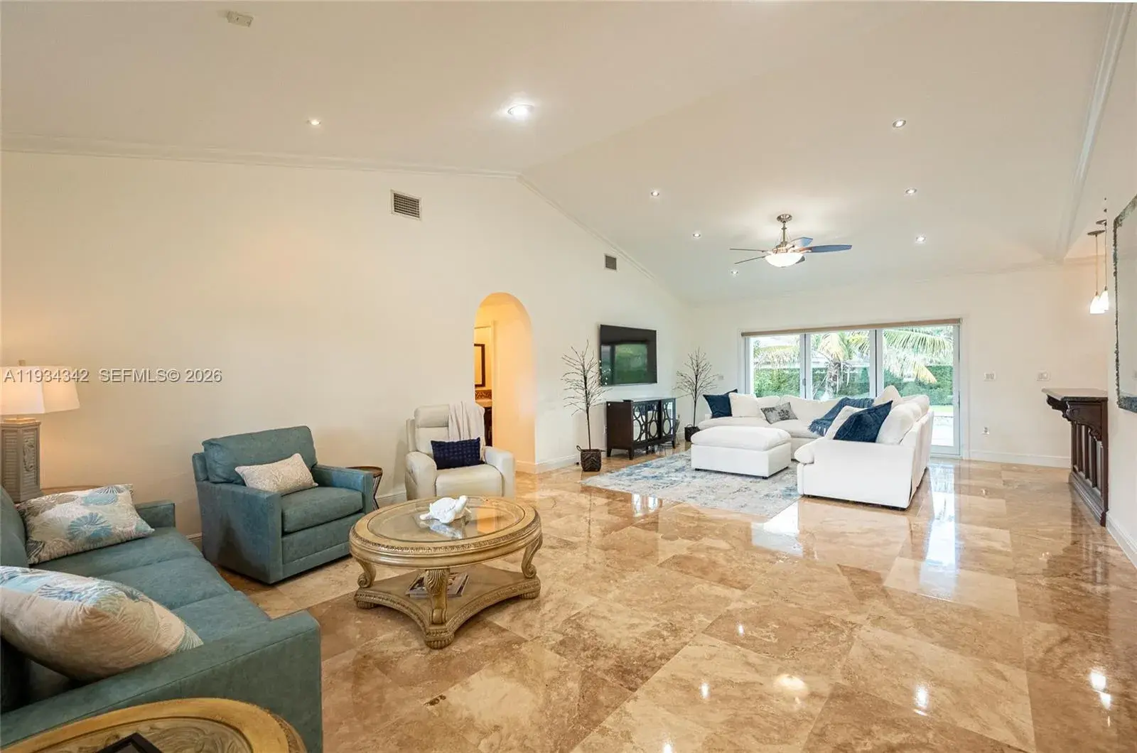 8235 NW 157th Ter, Miami Lakes FL 33016