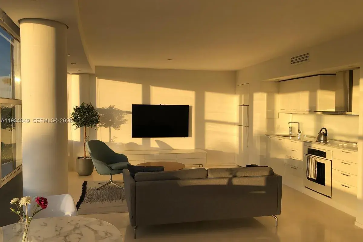 900 Bay Dr # 315, Miami Beach FL 33141
