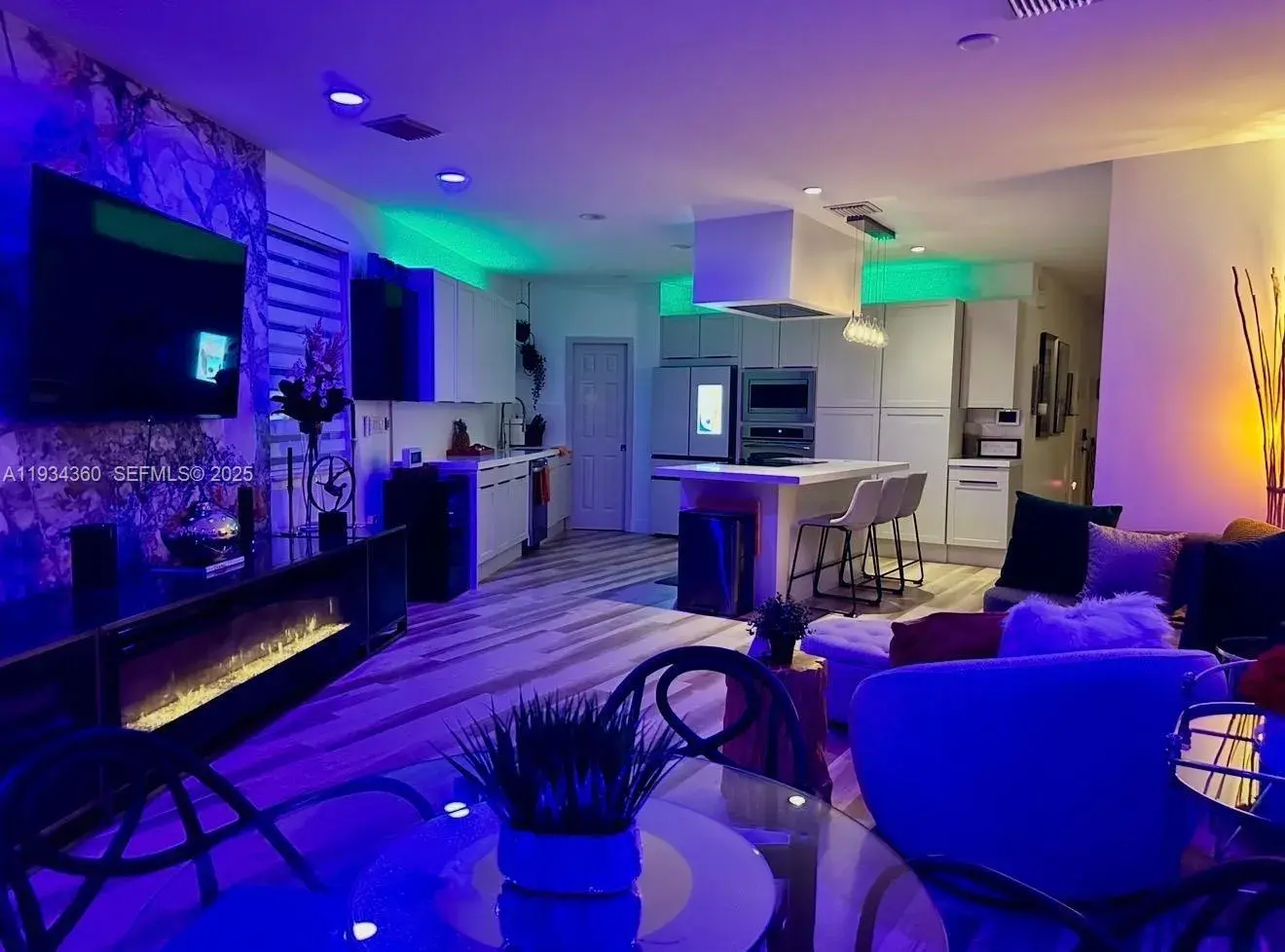 3 bedroom 3 bath Residential for sale at 407 SW 5th St, Fort Lauderdale FL 33315