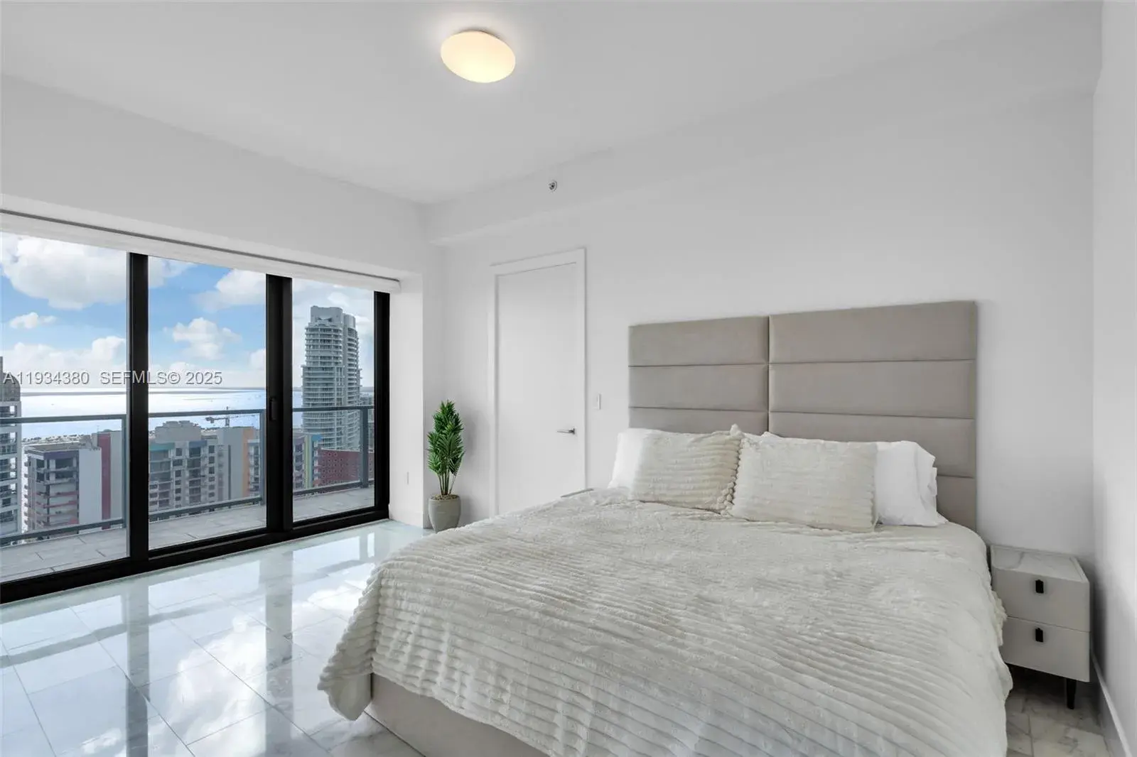 1451 Brickell Ave # 3702, Miami FL 33131
