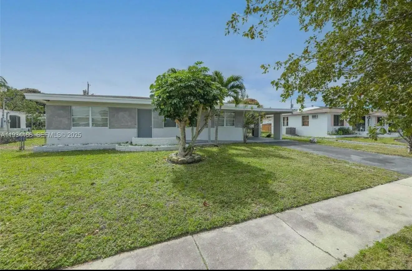 3 bedroom 2 bath Residential for sale at 2960 SW 2nd Ct, Fort Lauderdale FL 33312