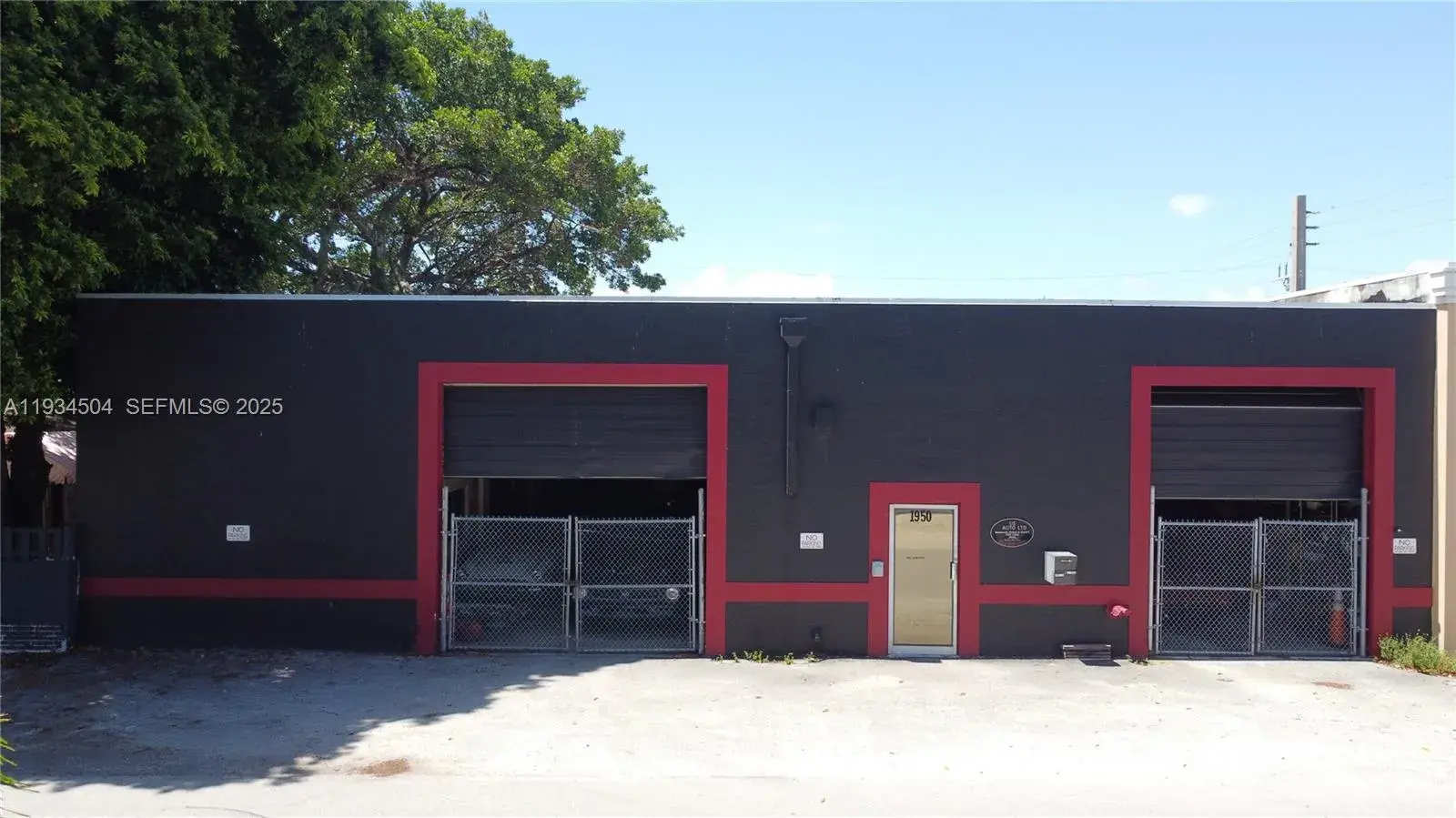 Commercial Sale for sale at 1950 Grant St, Hollywood FL 33020