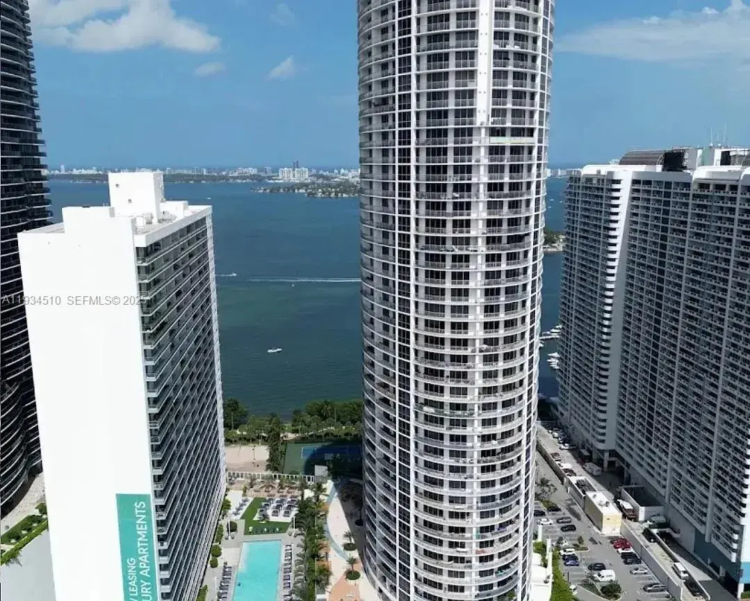 1 bedroom 1 bath Residential Lease for rent at 1750 N Bayshore Dr # 1909, Miami FL 33132