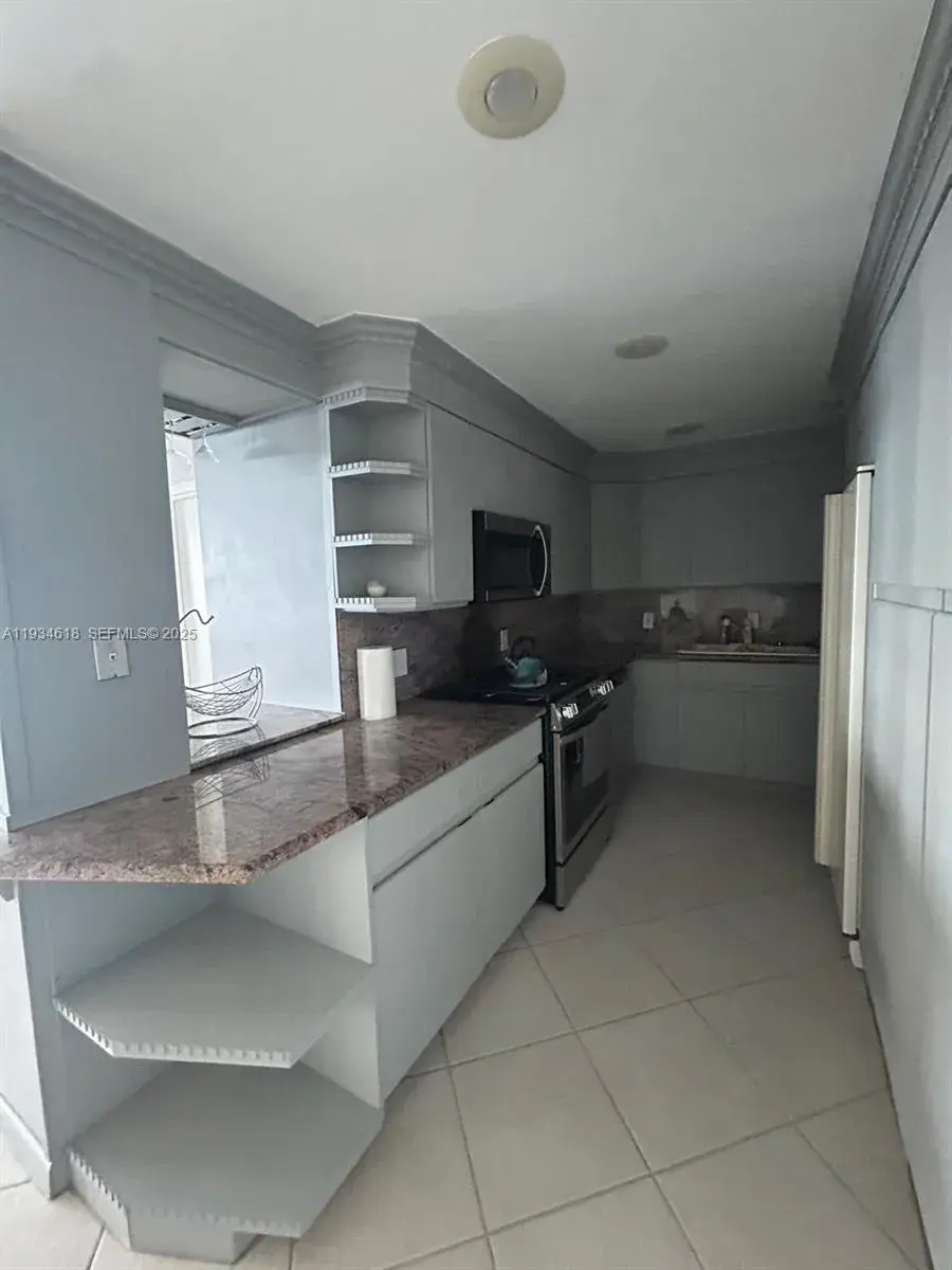 3140 S Ocean Dr, Hallandale Beach FL 33009