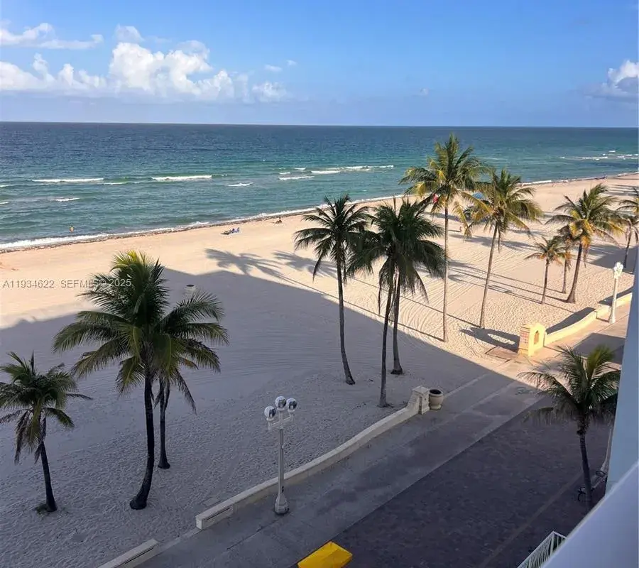 300 Oregon St # 506, Hollywood FL 33019