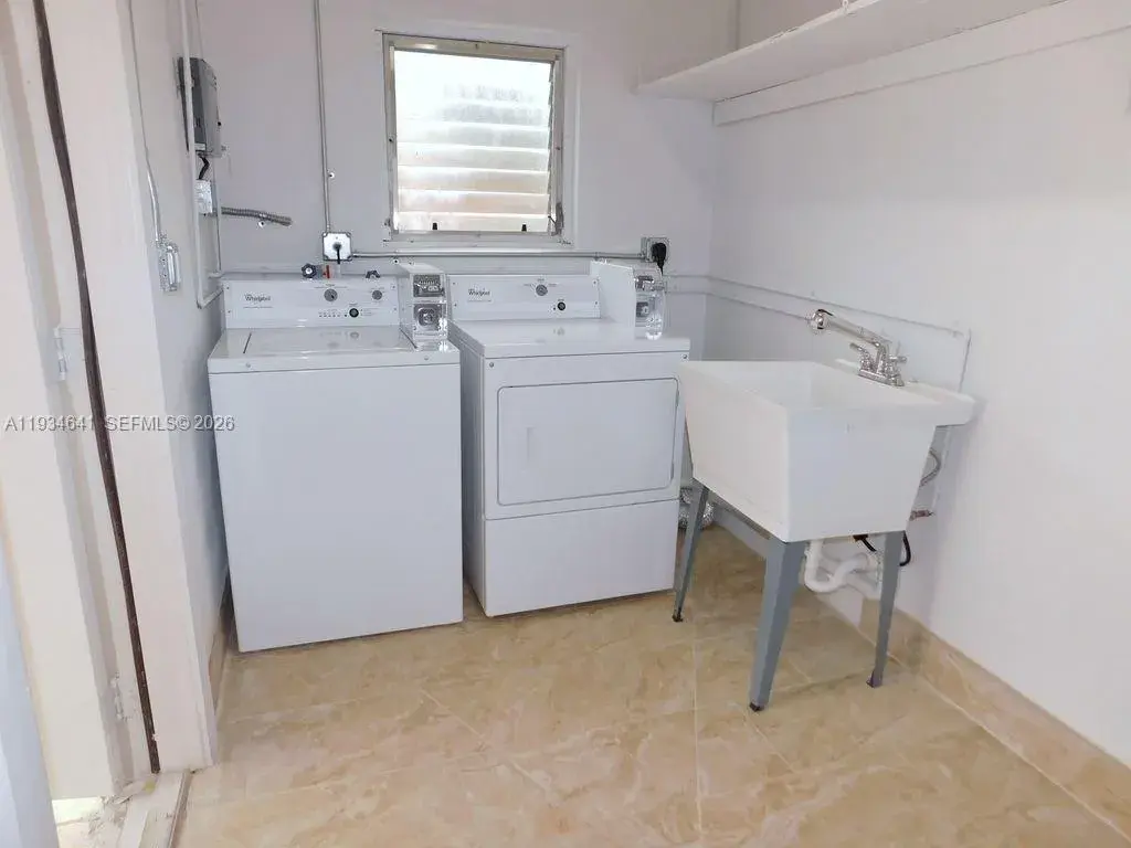 1648 Washington St # 2, Hollywood FL 33020