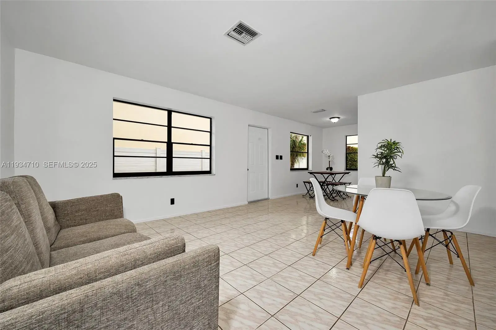 1204 NE 17th Way # 5, Fort Lauderdale FL 33304
