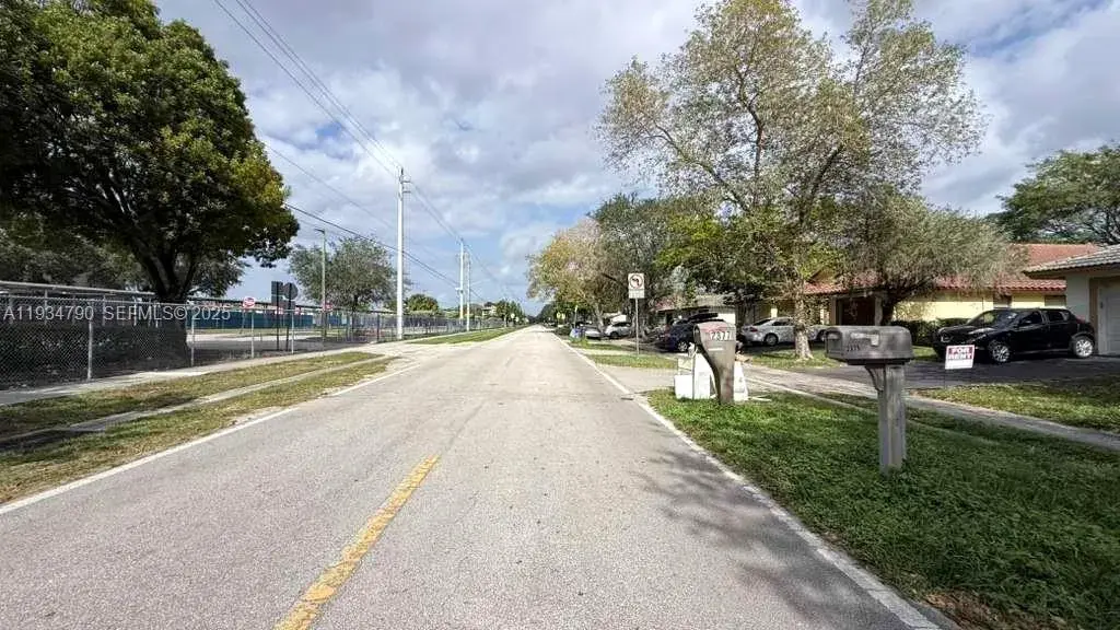 2377 NW 123rd Ave, Coral Springs FL 33065