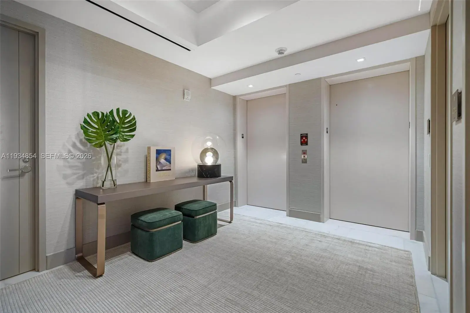 18501 Collins Ave, Sunny Isles Beach FL 33160