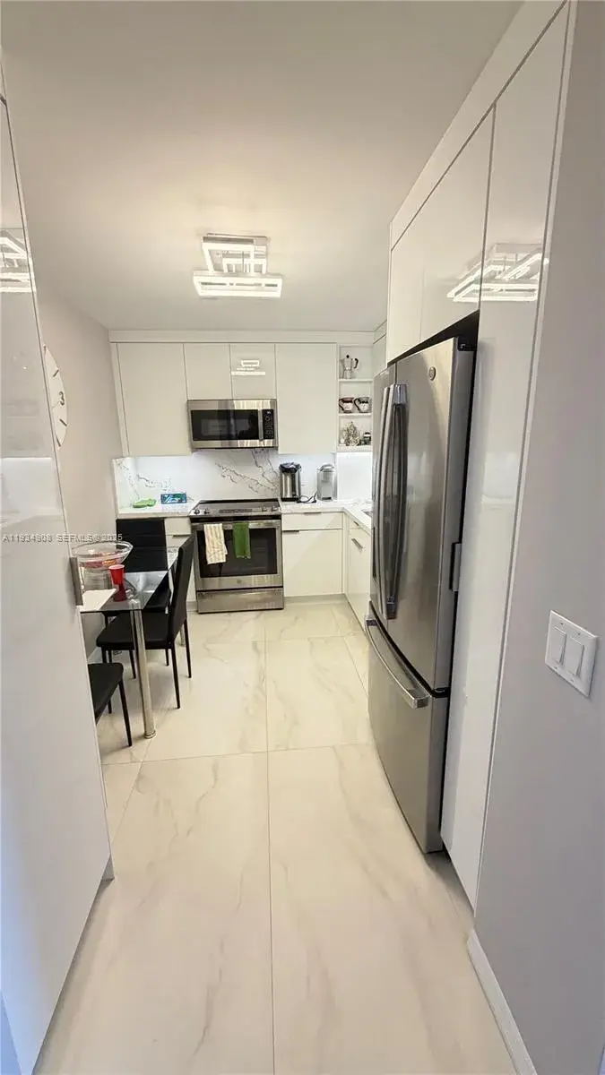 100 Bayview Dr # 306, Sunny Isles Beach FL 33160