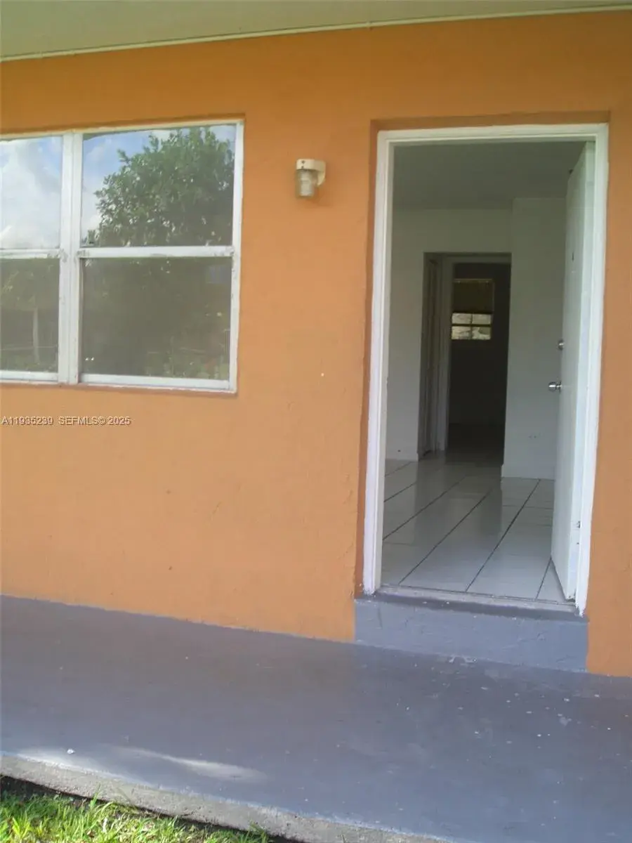 2 bedroom 1 bath Residential Lease for rent at 9760 SW 184th St # 15D, Cutler Bay FL 33157
