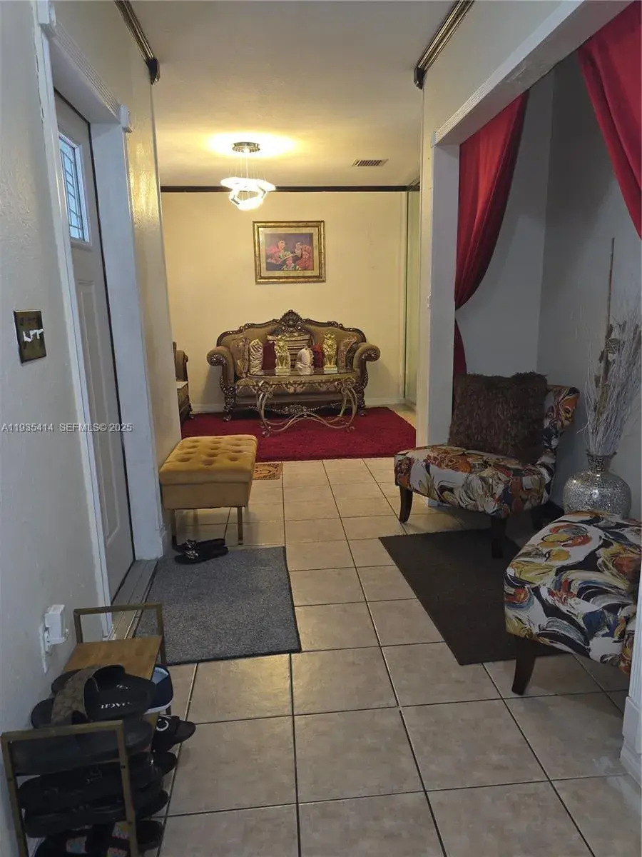 18953 SW 113th Ct, Miami FL 33157