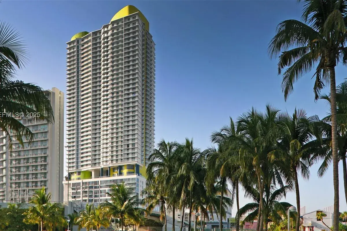 185 SW 7th St # 1402, Miami FL 33130