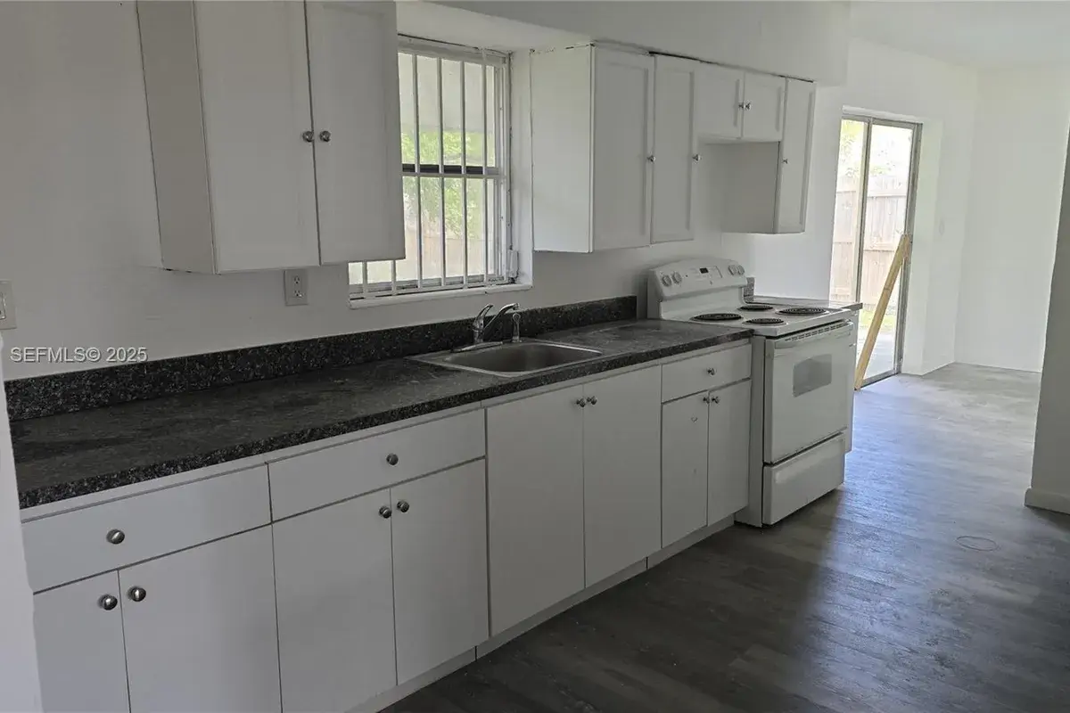 5167 Pat Pl, West Palm Beach FL 33407