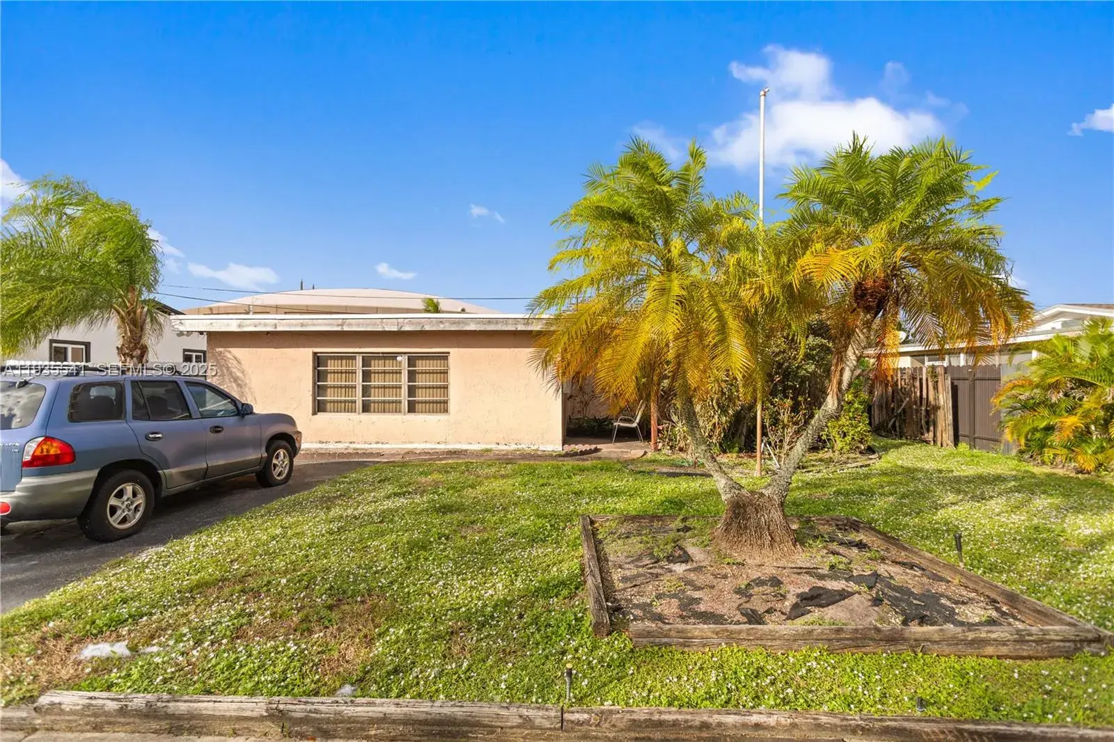 3 bedroom 1 bath Residential for sale at 6811 Thomas St, Hollywood FL 33024