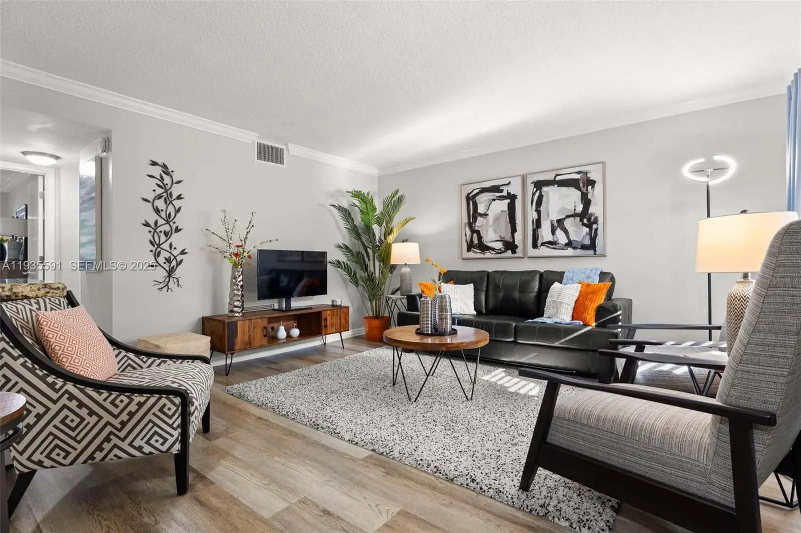 2 bedroom 1 bath Residential for sale at 1125 NE 16th Pl # 209, Fort Lauderdale FL 33305