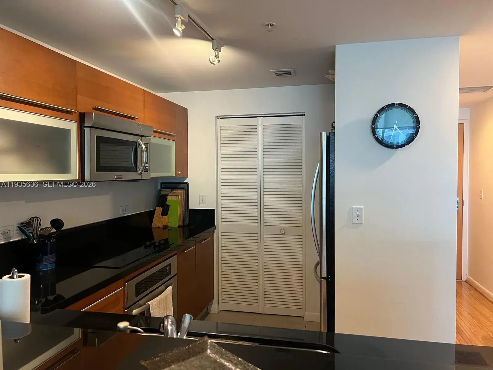244 Biscayne Blvd # 1904, Miami FL 33132