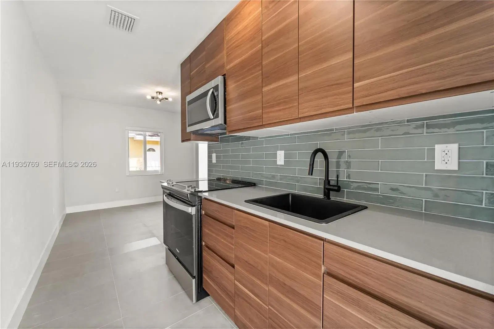3500 SW 25th St Rear, Miami FL 33133
