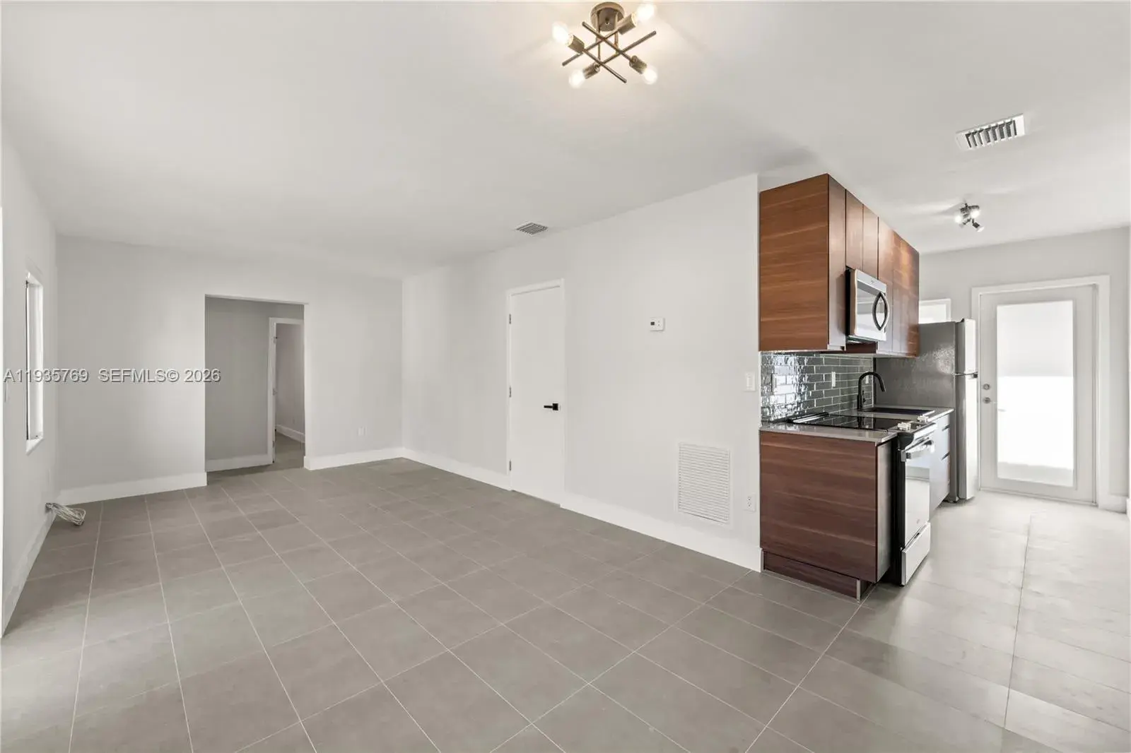 3500 SW 25th St Rear, Miami FL 33133