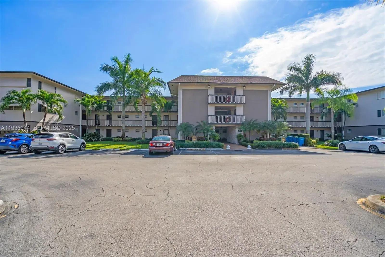 2 bedroom 2 bath Residential for sale at 4900 Washington St # 202, Hollywood FL 33021