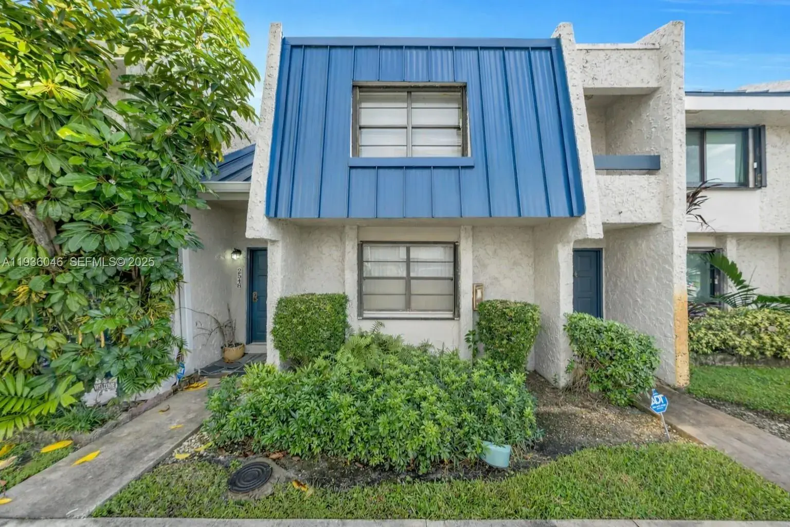 2 bedroom 2 bath Residential for sale at 2548 N 38th Ave # 23, Hollywood FL 33021
