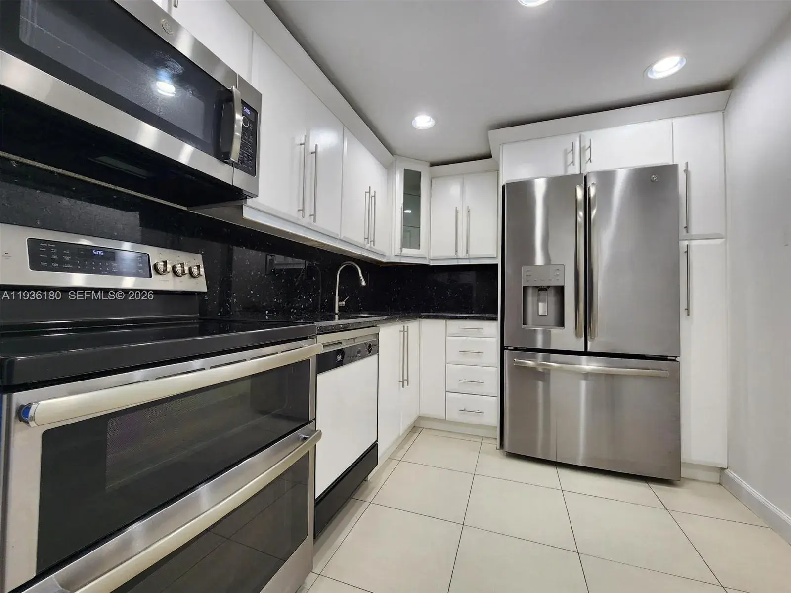 3701 N Country Club Dr # 1004, Aventura FL 33180