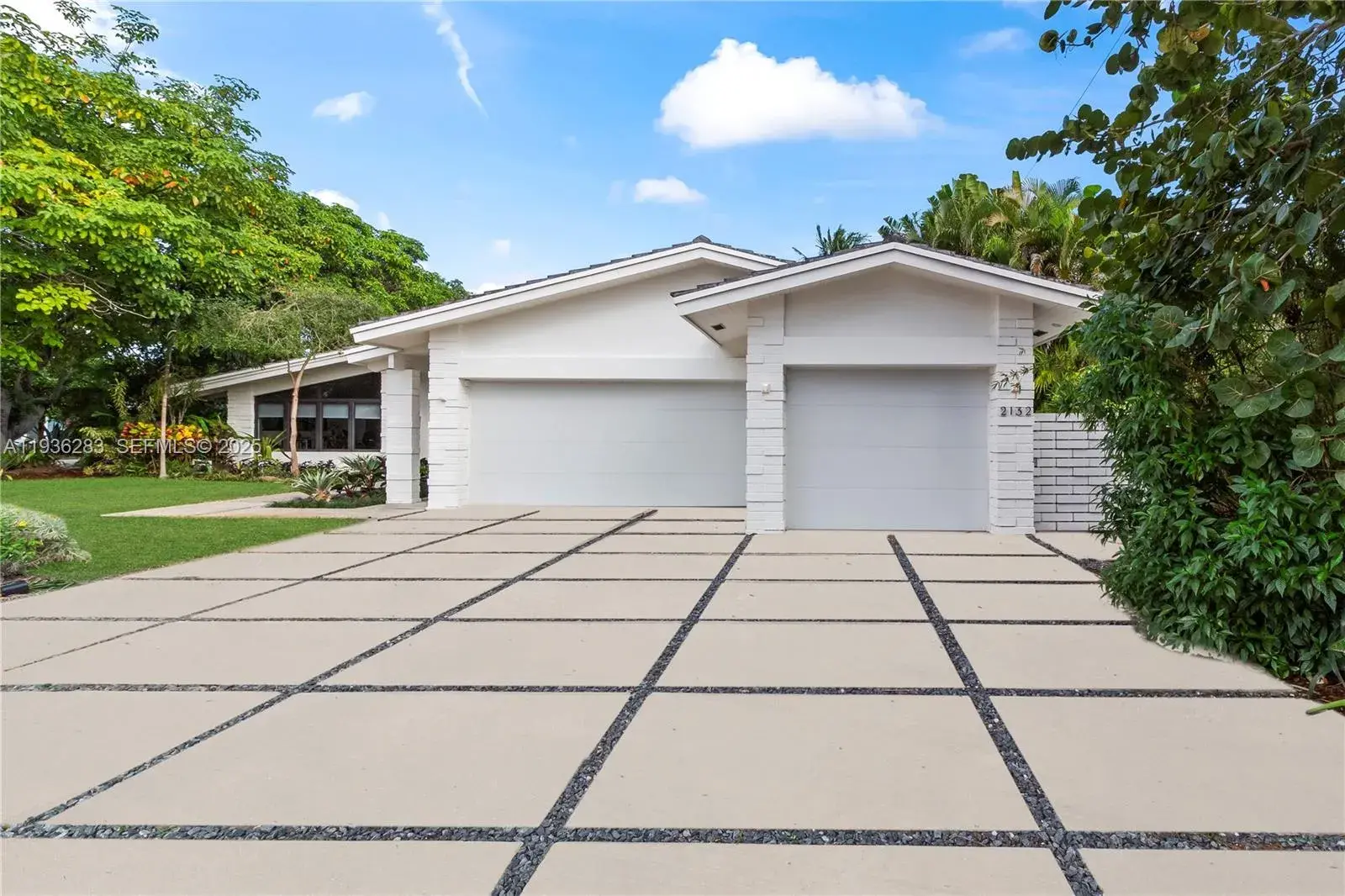 2132 Middle River Dr, Fort Lauderdale FL 33305