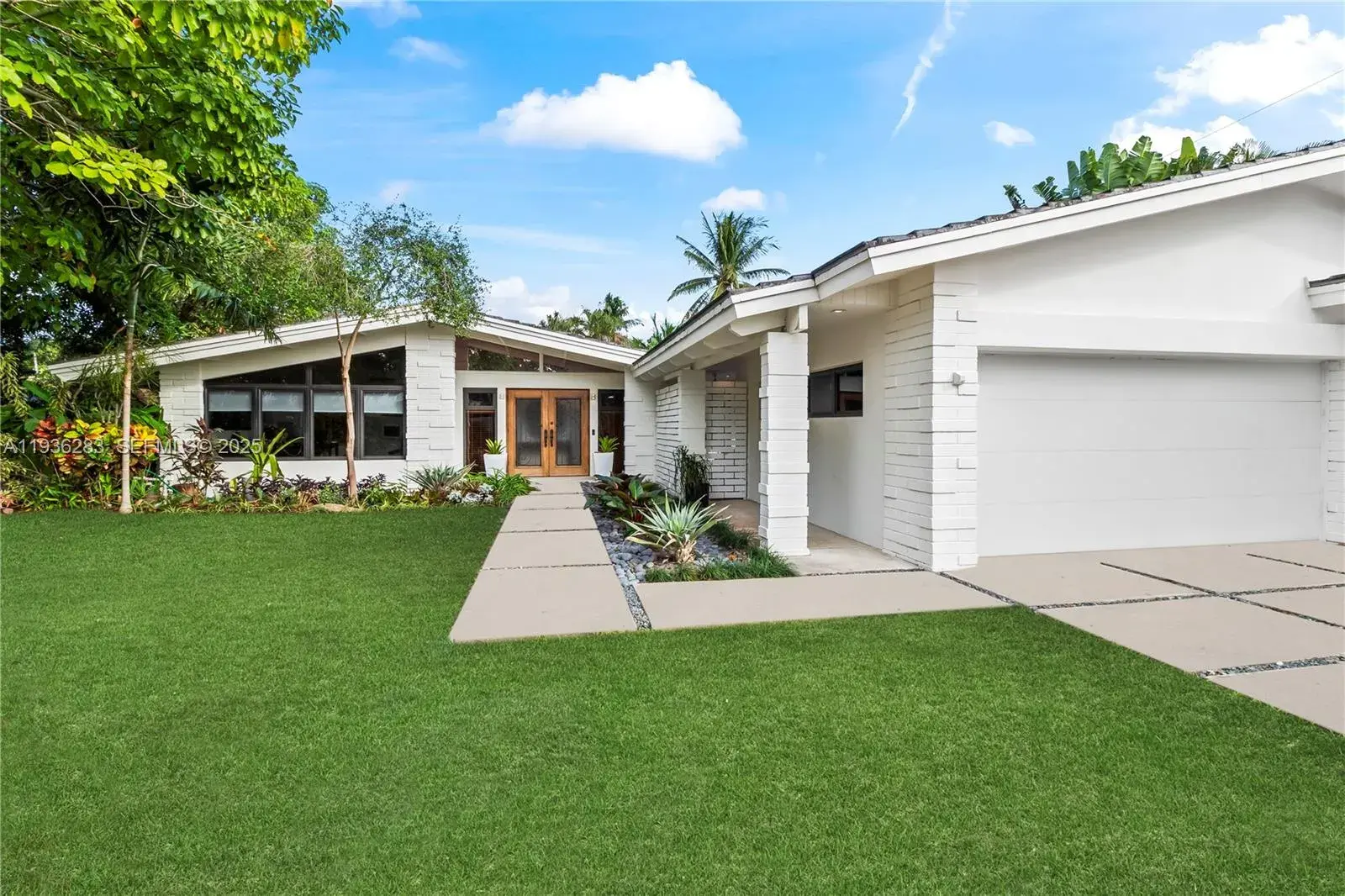 2132 Middle River Dr, Fort Lauderdale FL 33305