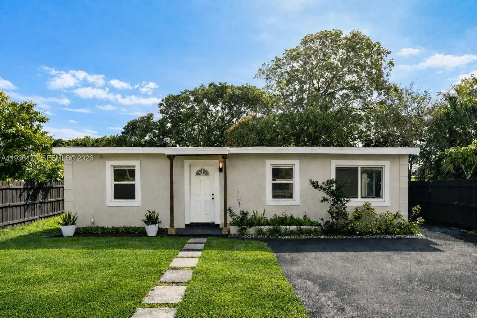 1032 NW 11th Pl, Fort Lauderdale FL 33311