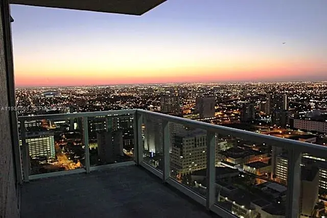 3 bedroom 3 bath Residential for sale at 253 NE 2nd St # 4303, Miami FL 33132