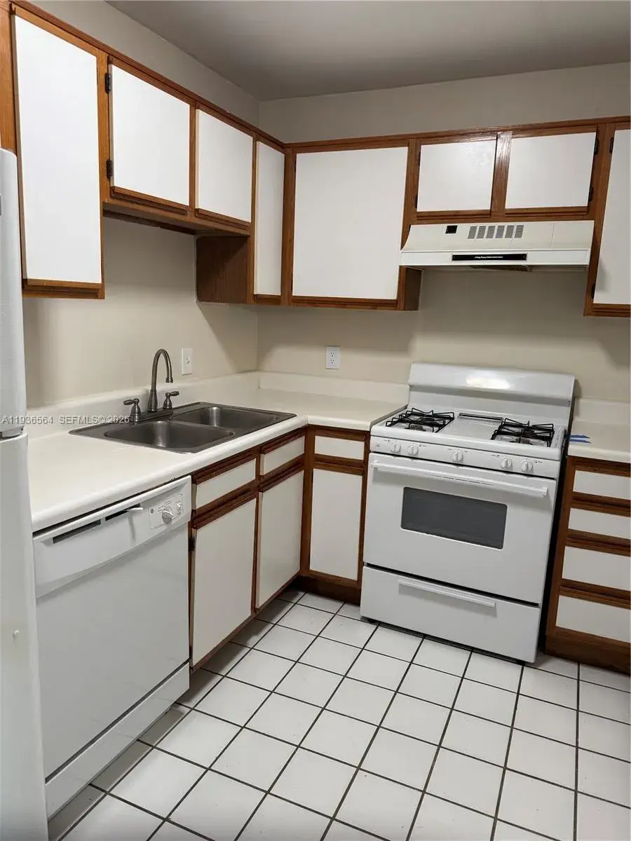 15325 SW 106 TE # 604, Miami FL 33196