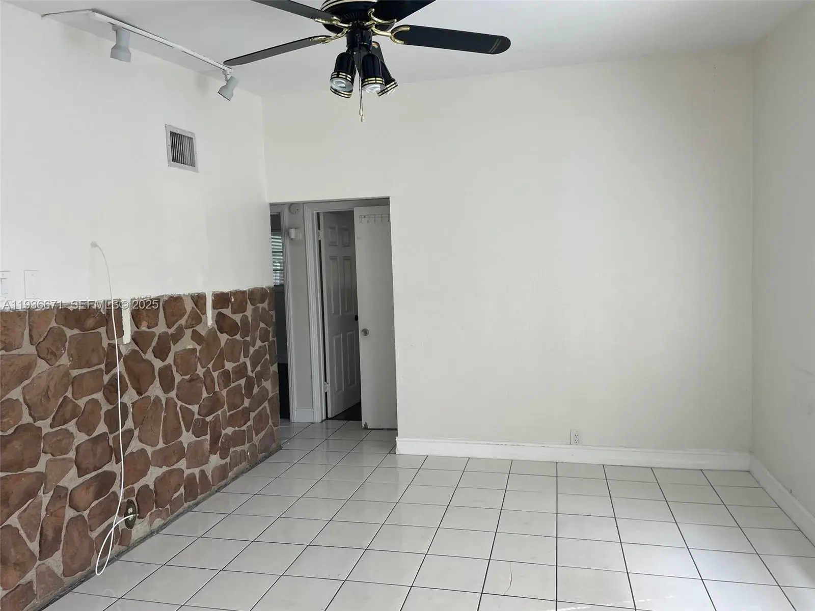 115 Virginia  RD # 115, Hollywood FL 33023