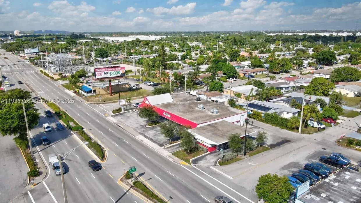1601 E Sample Rd, Pompano Beach FL 33064