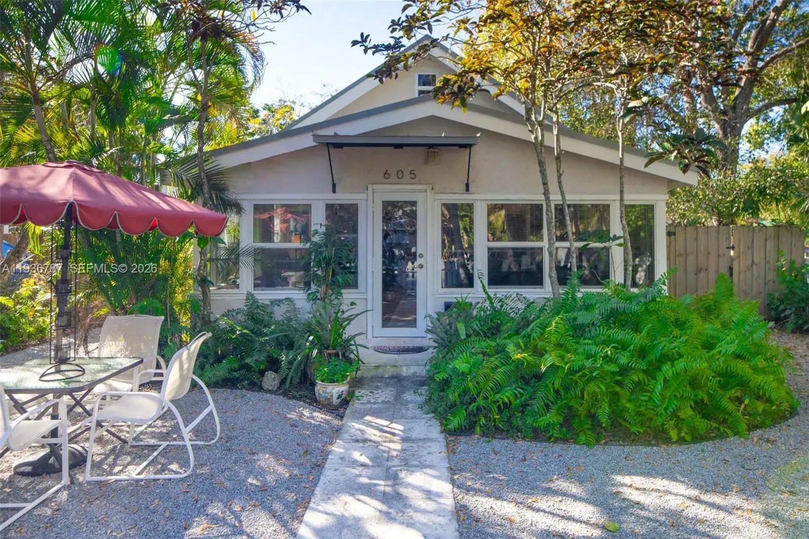 3 bedroom 2 bath Residential for sale at 605 SW 6th Ave, Fort Lauderdale FL 33315