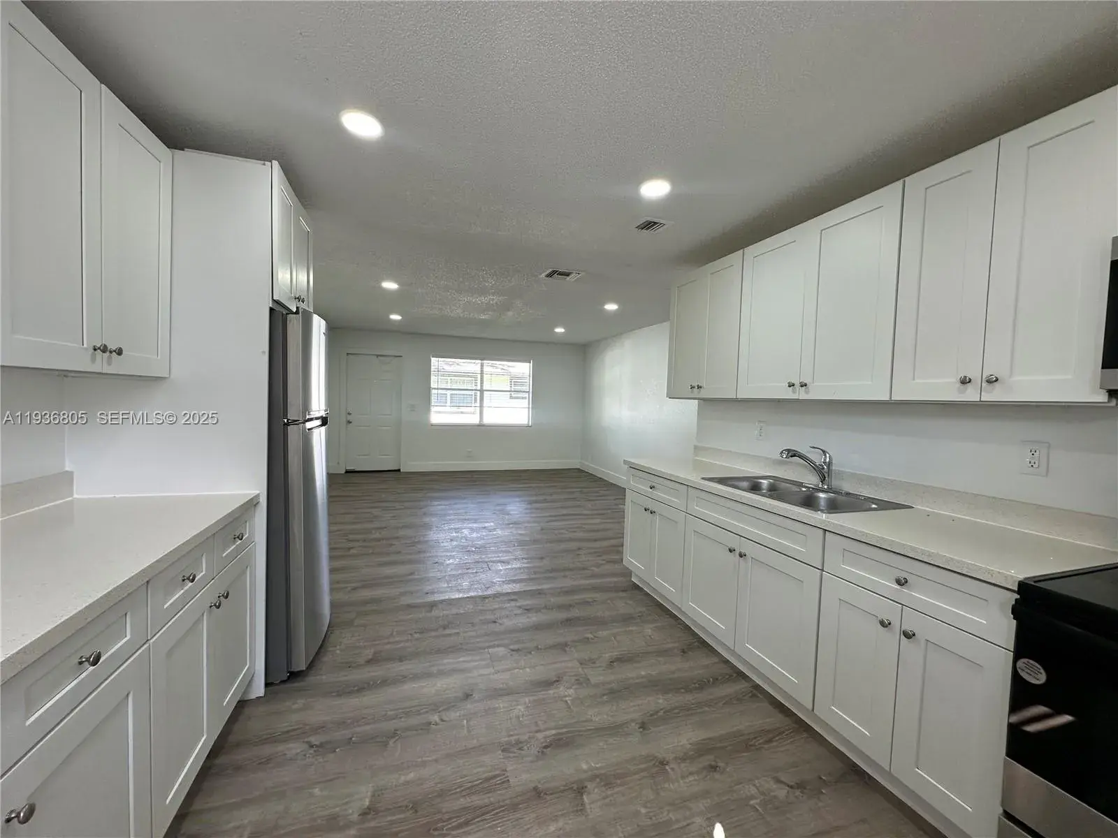 116 NW 2nd Ave # B, Hallandale Beach FL 33009