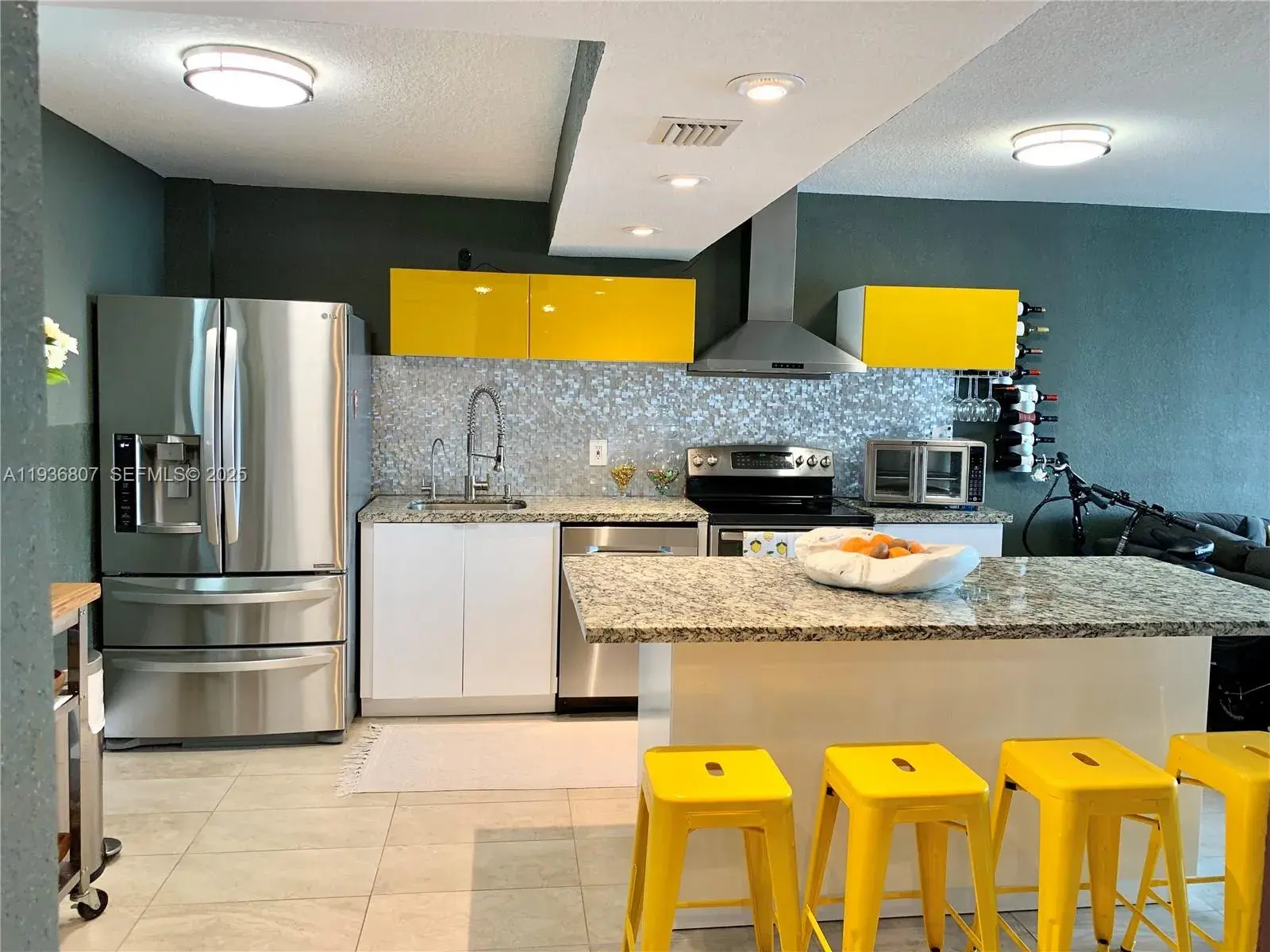3000 Marcos Dr # P512, Aventura FL 33160