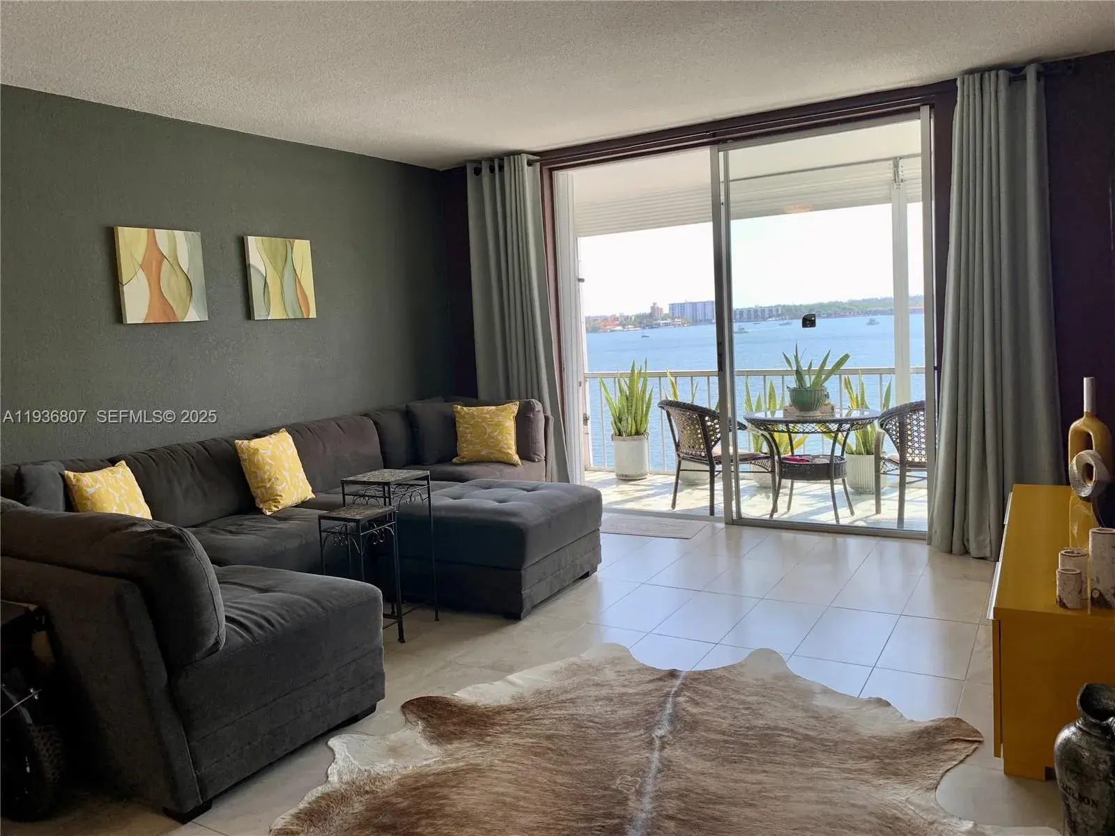 3000 Marcos Dr # P512, Aventura FL 33160