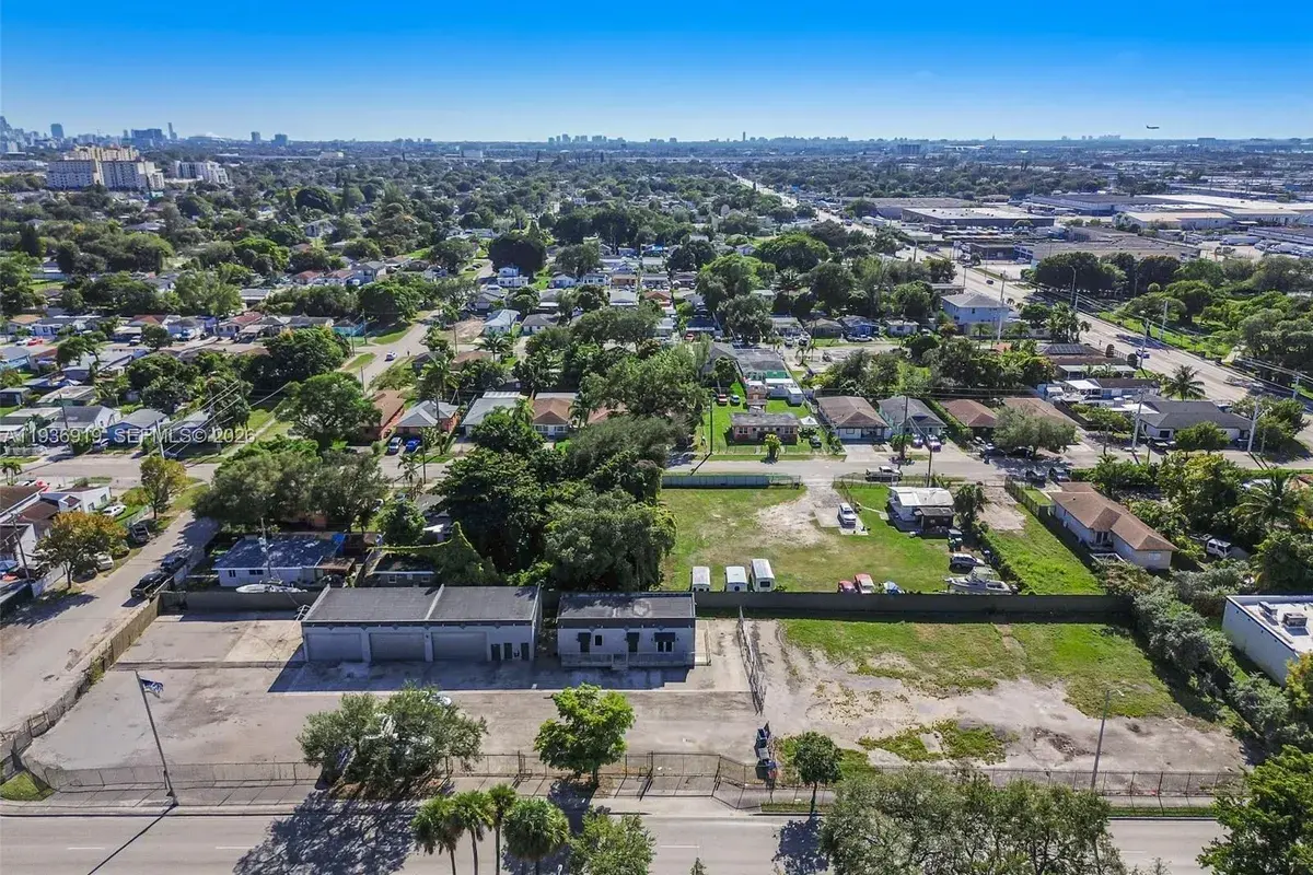 3130 NW 62nd St, Miami FL 33147