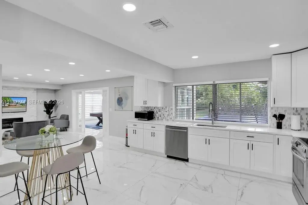 6 Little Harbor Way, Deerfield Beach FL 33441